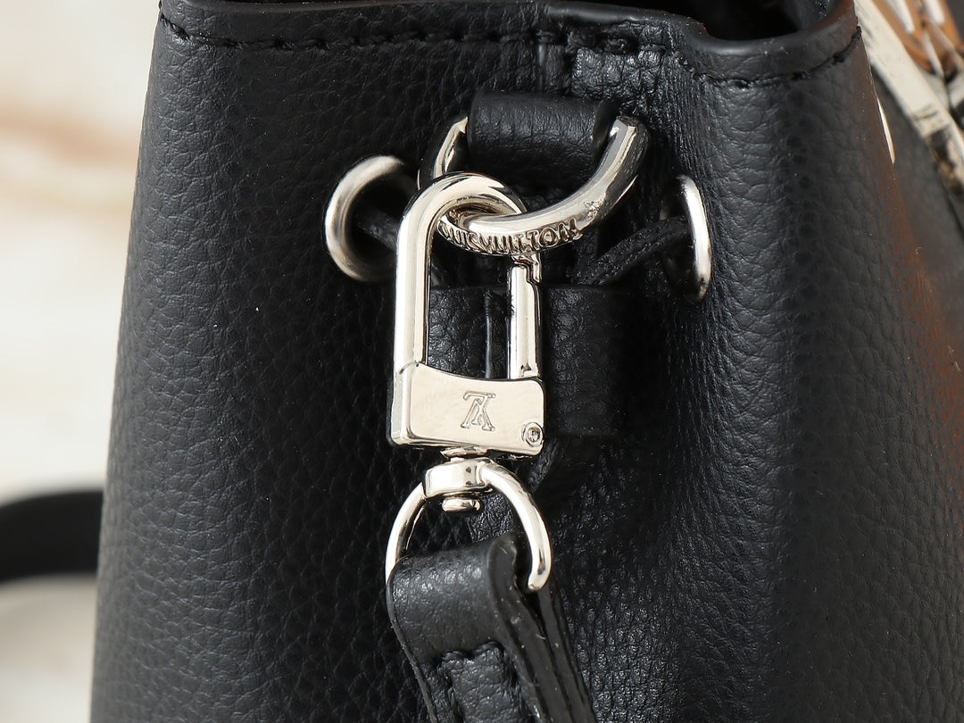 Louis Vuitton LV Tiny Nano Lockme Bucket Shoulder Bag 13.5x16.0x10.0cm