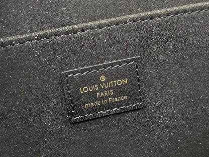 Louis Vuitton  2WAY Chain Leather Shoulder Bags